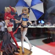 【レポート】Fateが全力で楽しめるプラスワンブースにノッブ襲来！クー・フーリン[オルタ]とメイヴによるライブペインティングも