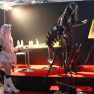 【レポート】Fateが全力で楽しめるプラスワンブースにノッブ襲来！クー・フーリン[オルタ]とメイヴによるライブペインティングも