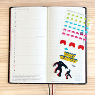 『スペースインベーダー』オリジナル手帳が先行販売決定―レトロでシックなデザイン