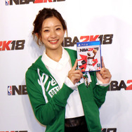“デキる監督”に扮した足立梨花さんが実機プレイ!『NBA 2K18』ローンチイベントレポート