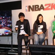 “デキる監督”に扮した足立梨花さんが実機プレイ!『NBA 2K18』ローンチイベントレポート