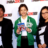 “デキる監督”に扮した足立梨花さんが実機プレイ!『NBA 2K18』ローンチイベントレポート