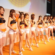 【TGS2017】華やかなコンパニオンとコスプレイヤーがステージに次々と登場！コンゾンジャパンブースフォトレポート