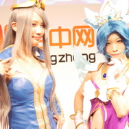 【TGS2017】華やかなコンパニオンとコスプレイヤーがステージに次々と登場！コンゾンジャパンブースフォトレポート