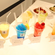 大阪にオープンの「スクウェア・エニックス カフェ」メディア内覧会レポート―大阪独自のギャラリー風店内に色鮮やかなメニュー