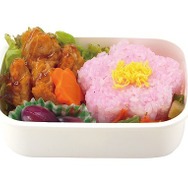 「桜の手作りからあげ弁当」(920円)(C)TYPE-MOON・ufotable・FSNPC