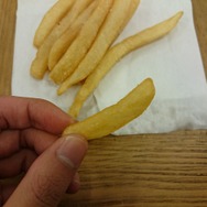 【特集】あの有名コスプレイヤーが草薙京に？！『ザ・キング・オブ・ファイターズD ~DyDo Smile STAND~』のガチャをガチンコ再現！