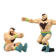 ロシアの赤きサイクロン「ザンギエフ」がガチャ売場に参戦―デスク周りで活躍するスタンド機能搭載！