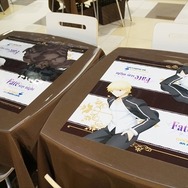 あの激辛麻婆豆腐も？劇場版「Fate/stay night [Heaven's Feel]」アニメイトカフェコラボはメイドと執事がお出迎え