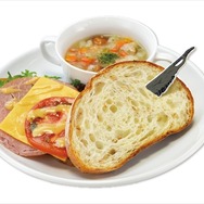 あの激辛麻婆豆腐も？劇場版「Fate/stay night [Heaven's Feel]」アニメイトカフェコラボはメイドと執事がお出迎え