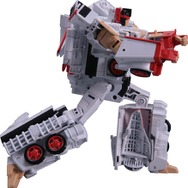 リュウが変形ロボに！？『ストリートファイターII』×「トランスフォーマー」シリーズ発売決定