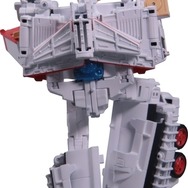 リュウが変形ロボに！？『ストリートファイターII』×「トランスフォーマー」シリーズ発売決定