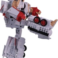 リュウが変形ロボに！？『ストリートファイターII』×「トランスフォーマー」シリーズ発売決定