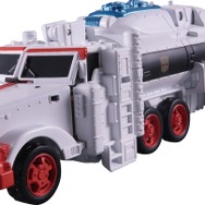 リュウが変形ロボに！？『ストリートファイターII』×「トランスフォーマー」シリーズ発売決定