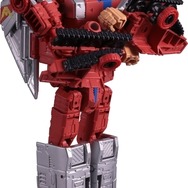 リュウが変形ロボに！？『ストリートファイターII』×「トランスフォーマー」シリーズ発売決定