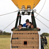 佐賀県にピカチュウ巨大人文字が出現―ニャース気球が襲来、サガせ！ロケット団1000万人！