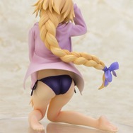 「ジャンヌ・ダルク 水着Ver.」12,800円（税抜）（C）TYPE-MOON （C）2016 Marvelous Inc.