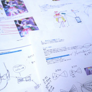 「サイリウムチェンジ!」の声でコスプレ衣装が光り輝く! 音声認識を取り入れた“らぁら”の電飾衣装が見事な完成度