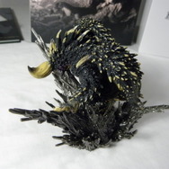 即売り切れ！『モンスターハンター：ワールド コレクターズ・エディション』開封フォトレポ！巨大ネルギガンテが鎮座