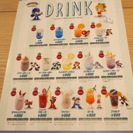 目の覚めるようなブルー！『ロックマン』コラボカフェで“青いカレー”や“青いピザ”を食べてきた