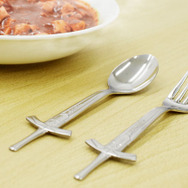 あなたも聖剣の担い手に！？『Fate』のエクスカリバーをモチーフにしたスプーン＆フォークセットが発売決定