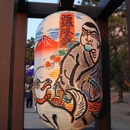 『FGO』水幕電子描画を披露！水上を彩る雅なサーヴァント、北斎が海を駆ける！