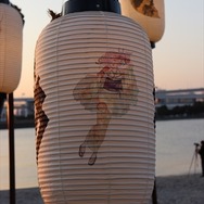 『FGO』水幕電子描画を披露！水上を彩る雅なサーヴァント、北斎が海を駆ける！