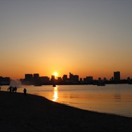 『FGO』水幕電子描画を披露！水上を彩る雅なサーヴァント、北斎が海を駆ける！