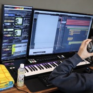 『デスティニーチャイルド』100曲超えのBGMは5人で作られていた―ESTIMATEを訪問、ESTi氏生演奏やサントラ情報も