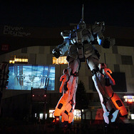 ユニコーンガンダム立像、お台場に立つ！ 演出や変型をフォトレポートでお届け（写真45枚）