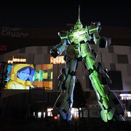ユニコーンガンダム立像、お台場に立つ！ 演出や変型をフォトレポートでお届け（写真45枚）