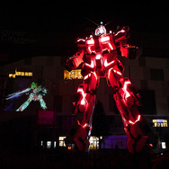 ユニコーンガンダム立像、お台場に立つ！ 演出や変型をフォトレポートでお届け（写真45枚）