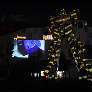 ユニコーンガンダム立像、お台場に立つ！ 演出や変型をフォトレポートでお届け（写真45枚）