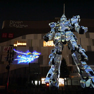 ユニコーンガンダム立像、お台場に立つ！ 演出や変型をフォトレポートでお届け（写真45枚）