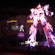 ユニコーンガンダム立像、お台場に立つ！ 演出や変型をフォトレポートでお届け（写真45枚）
