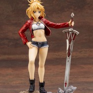 フィギュア「“赤”のセイバー」12,000円+税(C)東出祐一郎・TYPE-MOON / FAPC