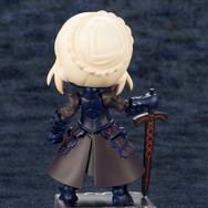 「キューポッシュ セイバー/アルトリア・ペンドラゴン〔オルタ〕」5,500円（税抜）(C)TYPE-MOON / FGO PROJECT