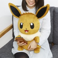 抱き心地抜群な「イーブイ」のクッションが登場！もっふもふな毛並みを独り占め
