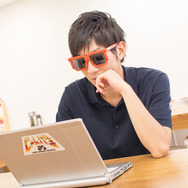 「キン肉マン海の家」1日店長の才木玲佳が編集部を訪問！夏バテ空気をミドルキックでノックアウト！