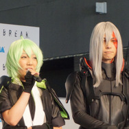 『ボーダーブレイク』PS4版完成披露会フォトレポ─実物大ブラント・ランナーの迫力に思わず「すご～い！」「いい腕だ！」