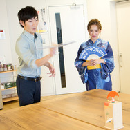 溢れ出る清涼感！「PS Storeサマーセール」アンバサダー・都丸紗也華さんが扇子で夏の暑さを“90％OFF”に!?