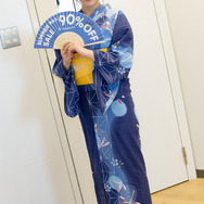 溢れ出る清涼感！「PS Storeサマーセール」アンバサダー・都丸紗也華さんが扇子で夏の暑さを“90％OFF”に!?