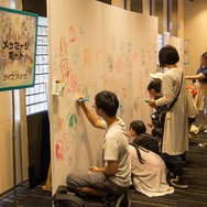 『#コンパスライブアリーナ』大阪公演が大盛況！女性に支持される強みは、映像と楽曲、さらにコスプレイヤー!?