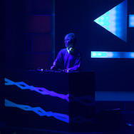 『#コンパスライブアリーナ』大阪公演が大盛況！女性に支持される強みは、映像と楽曲、さらにコスプレイヤー!?