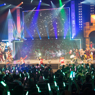 『#コンパスライブアリーナ』大阪公演が大盛況！女性に支持される強みは、映像と楽曲、さらにコスプレイヤー!?