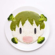 『よつばと！』コラボ　カプコンカフェ特製グリーンカレー 「よつばver.」 1,280円（税別）(C)KIYOHIKO AZUMA/YOTUBA SUTAZIO (C) CAPCOM CO., LTD. ALL RIGHTS RESERVED.