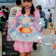 女体化テリー・ボガードからポプテピまで―写真100枚で贈る“コミケ94企業ブースコンパニオン”【C94】