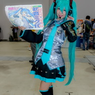 女体化テリー・ボガードからポプテピまで―写真100枚で贈る“コミケ94企業ブースコンパニオン”【C94】