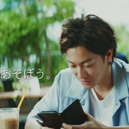 『ポケモンGO』新CMを公開！交換機能を初体験する佐藤健さんの豊かな表情に注目