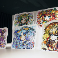 『共闘ことばRPG コトダマン』コラボカフェがオープン!限定シール全種セットが当たるキャンペーンも開催